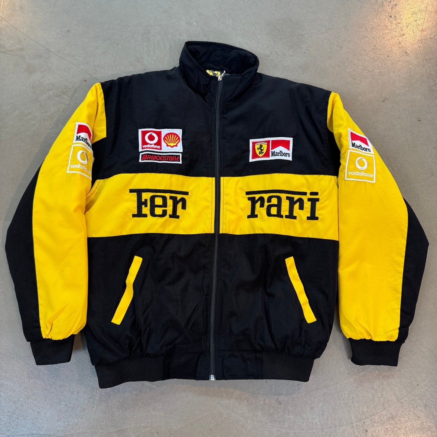 F1 FERRARl BLACK YELLOW