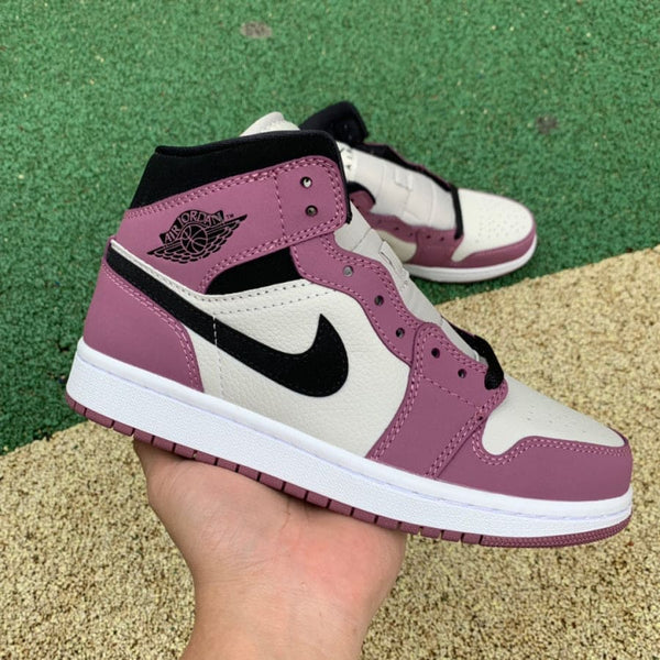 Jordan 1 Mid SE Light Mulberry