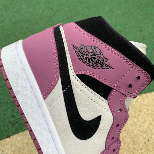 Jordan 1 Mid SE Light Mulberry