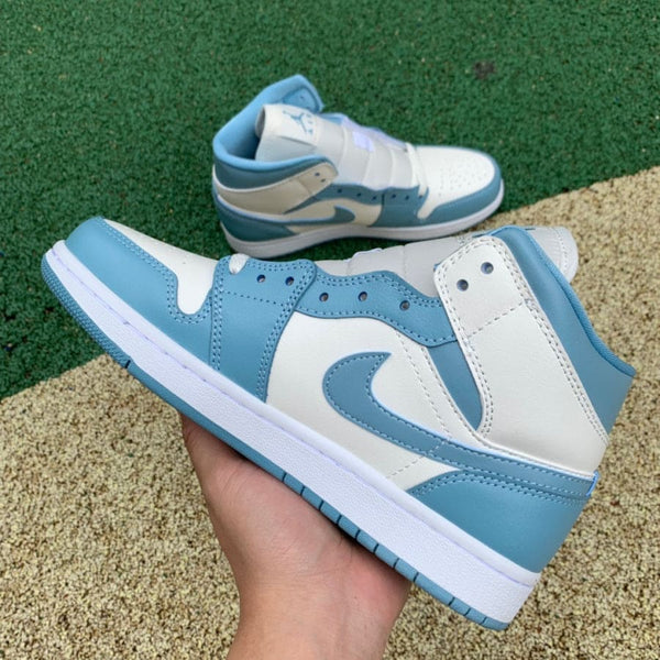 Jordan 1 Mid UNC (2022)