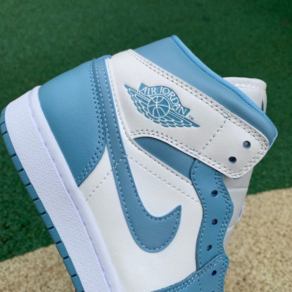 Jordan 1 Mid UNC (2022)