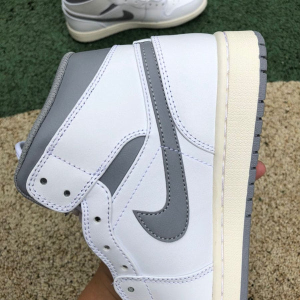 Air Jordan 1 Mid Neutral Grey