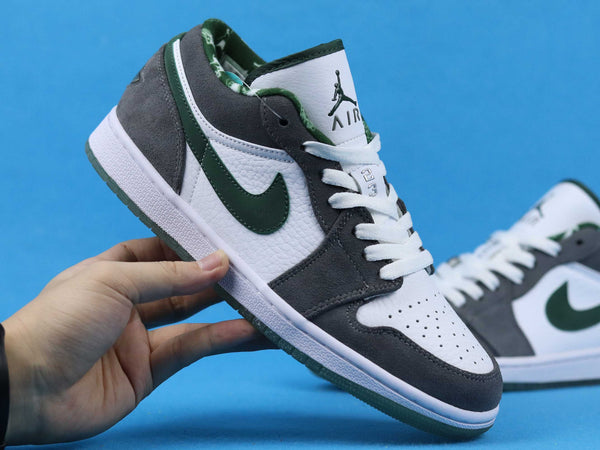 AJ1 RETRO LOW NORTH SIDE