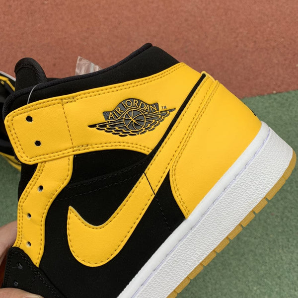 AJ1 MID REVERSE NEW LOVE