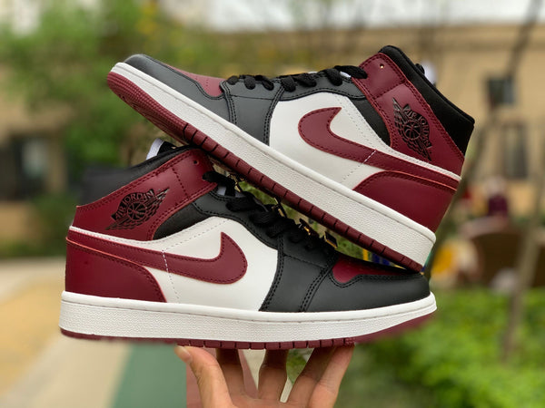 AJ1 MID SE BLACK DARK BEETROOT