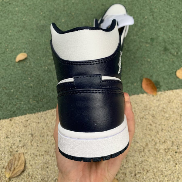 AJ1 MID WHITE METALLIC GOLD OBSIDIAN