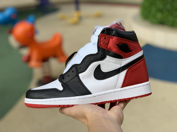 AJ1 RETRO HIGH SATIN BLACK TOE