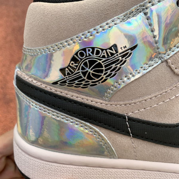 AJ1 MID DIRTY POWDER IRIDESCENT