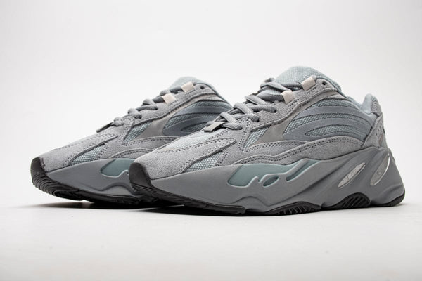 YEEZY BOOST 700 HOSPITAL BLUE