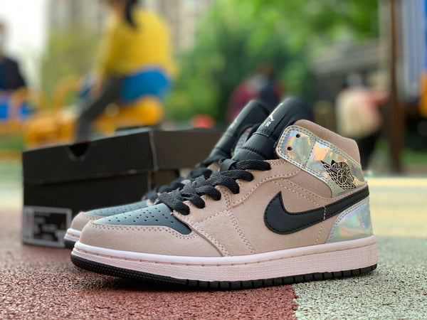 AJ1 MID DIRTY POWDER IRIDESCENT