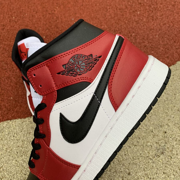 AJ1 MID CHICAGO TOE