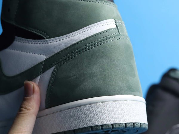 AJ1 RETRO HIGH CLAY GREEN