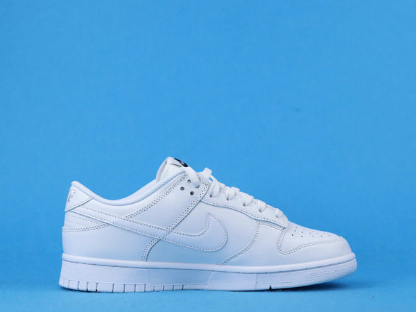 NIKE DUNK LOW TRIPLE WHITE