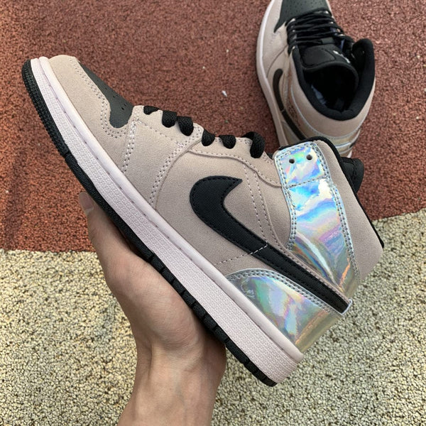 AJ1 MID DIRTY POWDER IRIDESCENT