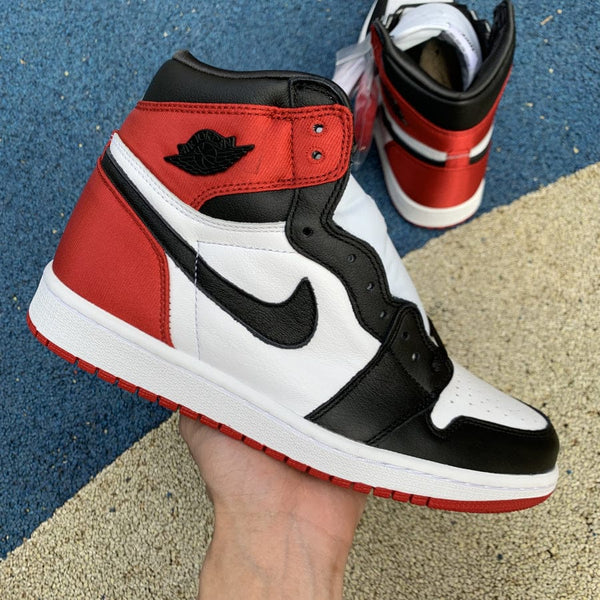 AJ1 RETRO HIGH SATIN BLACK TOE