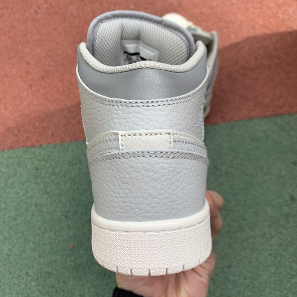 AJ1 MID LIGHT BONE