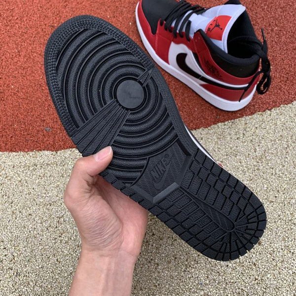 AJ1 MID CHICAGO TOE