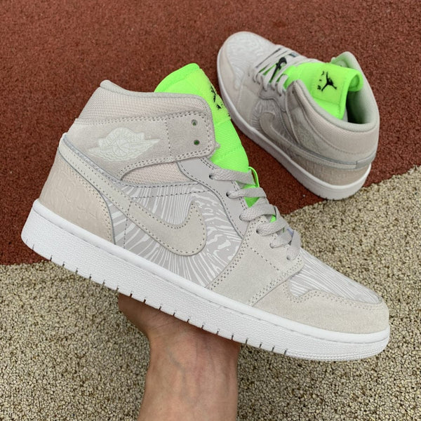 AJ1 MID VAST GREY GHOST