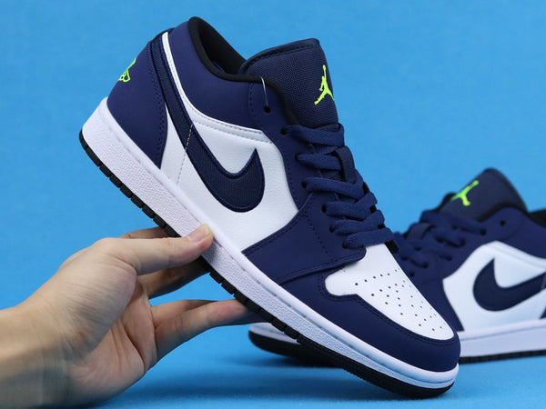 AJ1 LOW LNSIGNIA BLUE