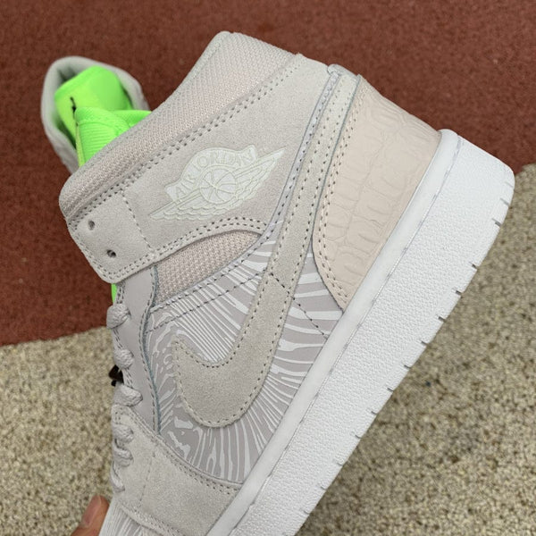 AJ1 MID VAST GREY GHOST