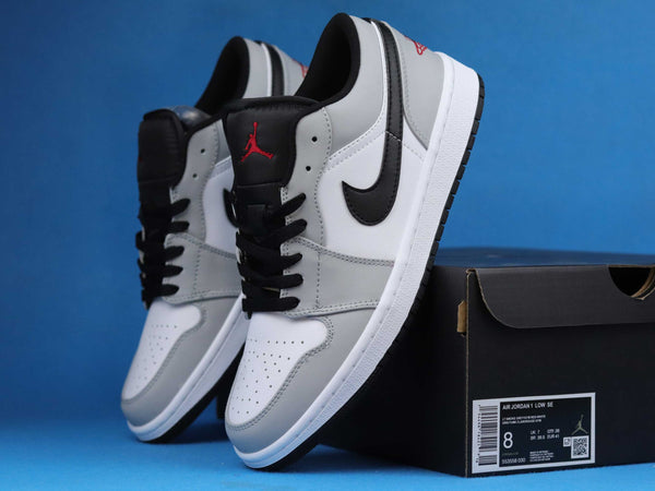 AJ1 LOW LIGHT SMOKE GREY