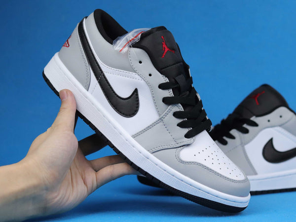 AJ1 LOW LIGHT SMOKE GREY