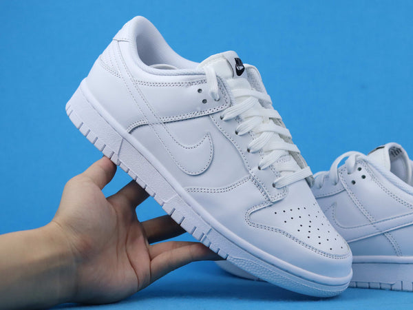 NIKE DUNK LOW TRIPLE WHITE