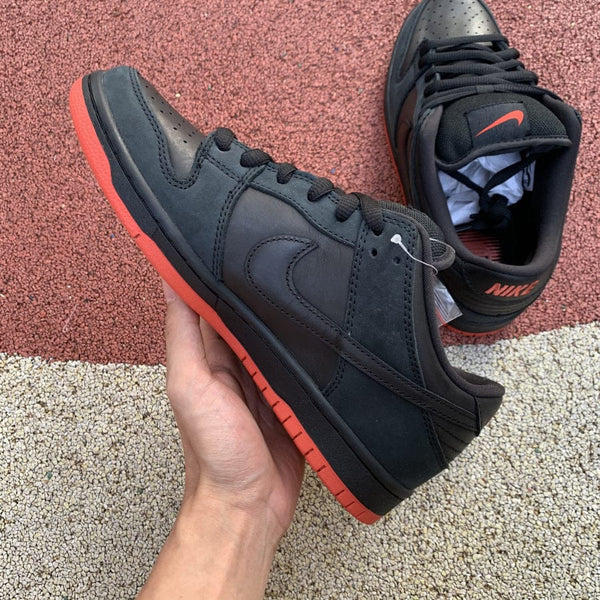 NIKE SB DUNK LOW BLACK PIGEON