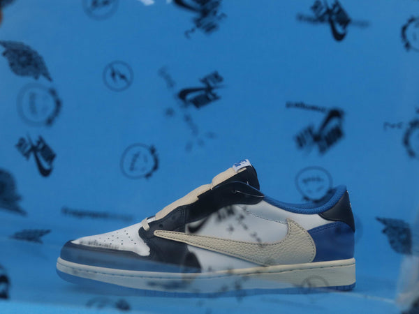 AJ1 LOW FRAGMENT DESIGN X TRAVIS SCOTT