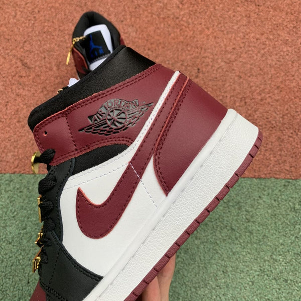 AJ1 MID SE BLACK DARK BEETROOT